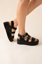 Load image into Gallery viewer, Paige Flatform Sandals
